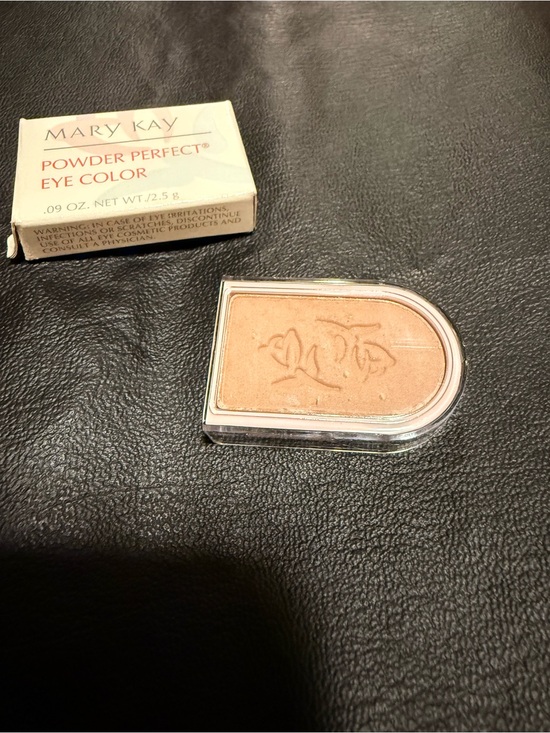 Mary Kay Other - Spun Silk Mary Kay Powder Perfect Eye Color